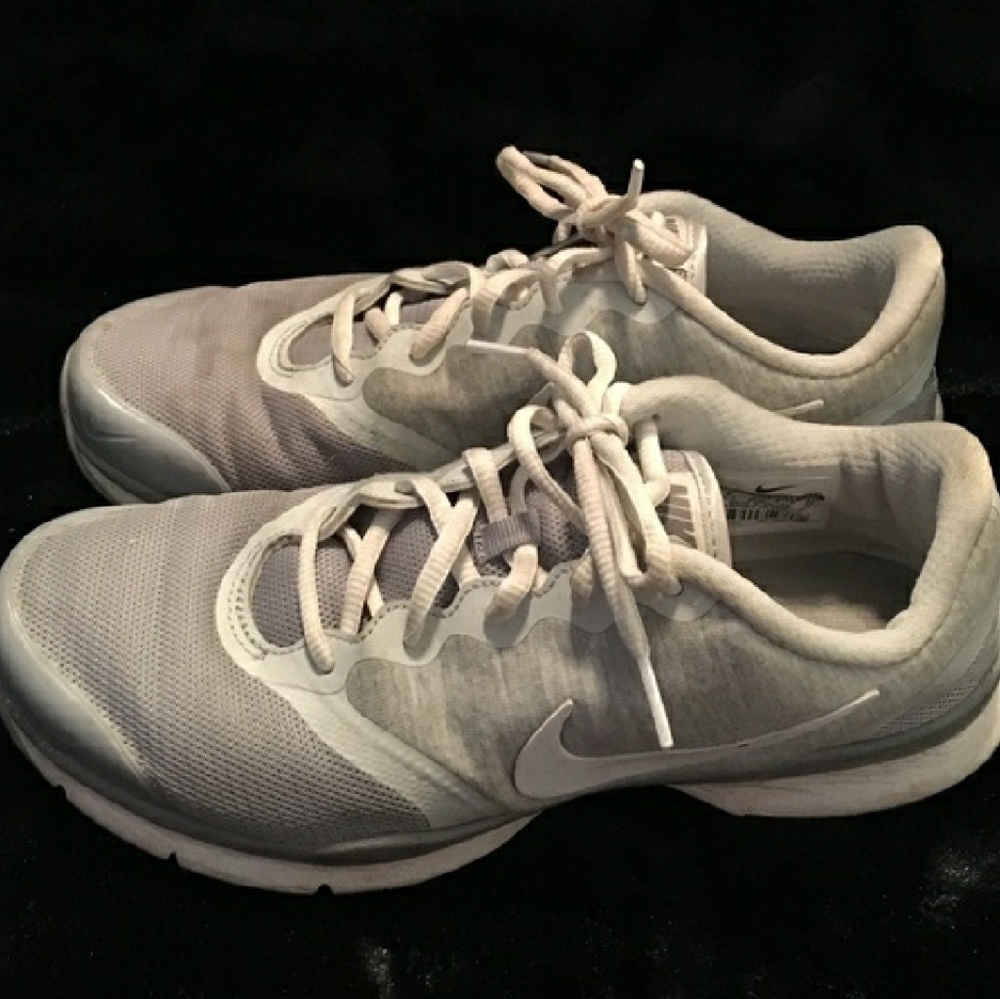 Nike tennis shoes